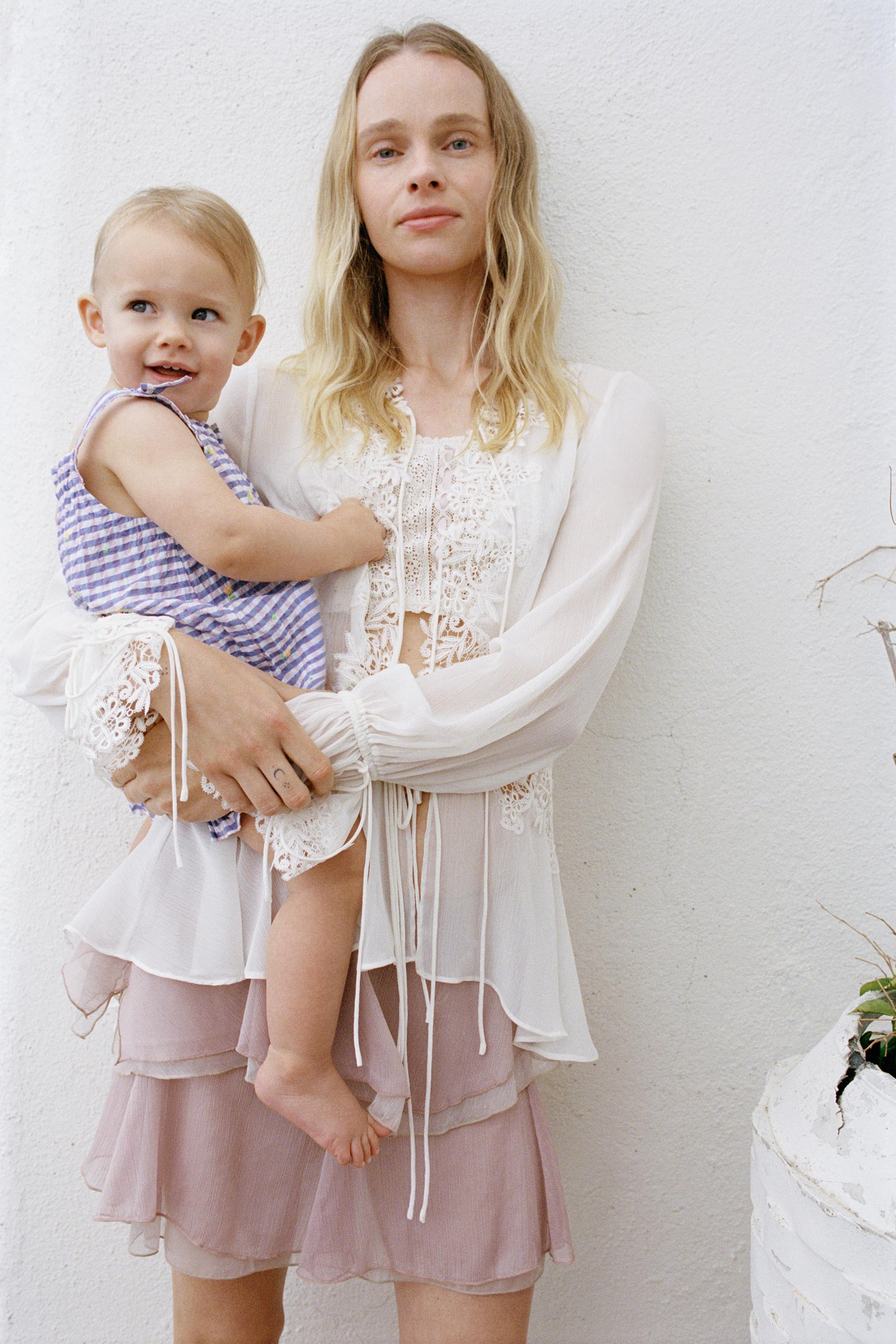 SHORT GINGHAM JUMPSUIT WITH EMBROIDERED FRUIT